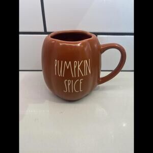 New 2023 RAE DUNN fall “PUMPKIN SPICE” Mug Pumpkin Shape Burnt Orange